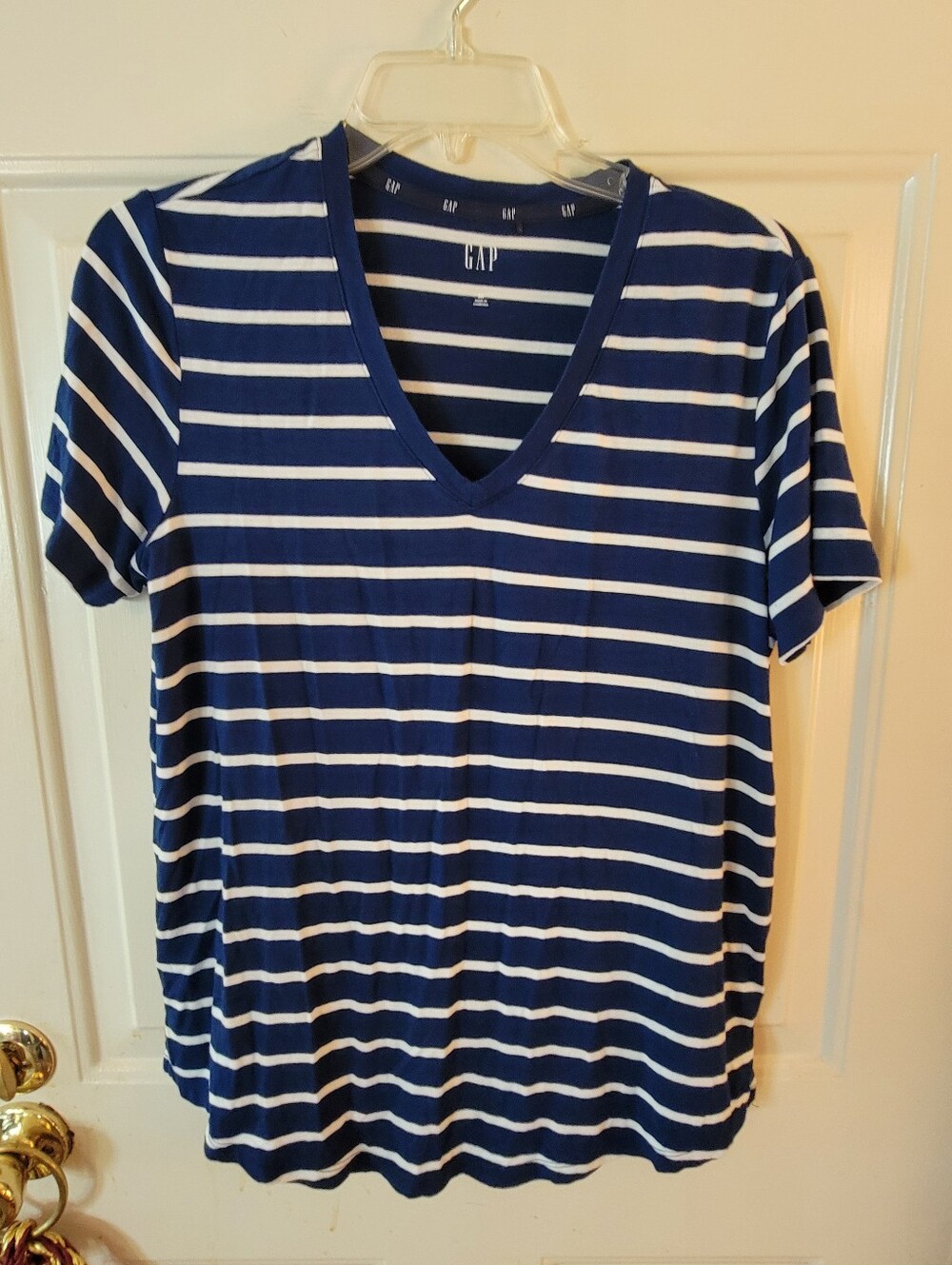 GAP Womens Navy and White Striped V-Neck Tee